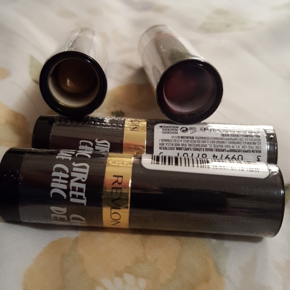 Revlon Makeup Bundle - Picture 5 of 6